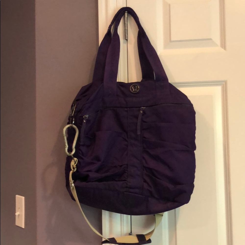 Lulu lemon tote bag